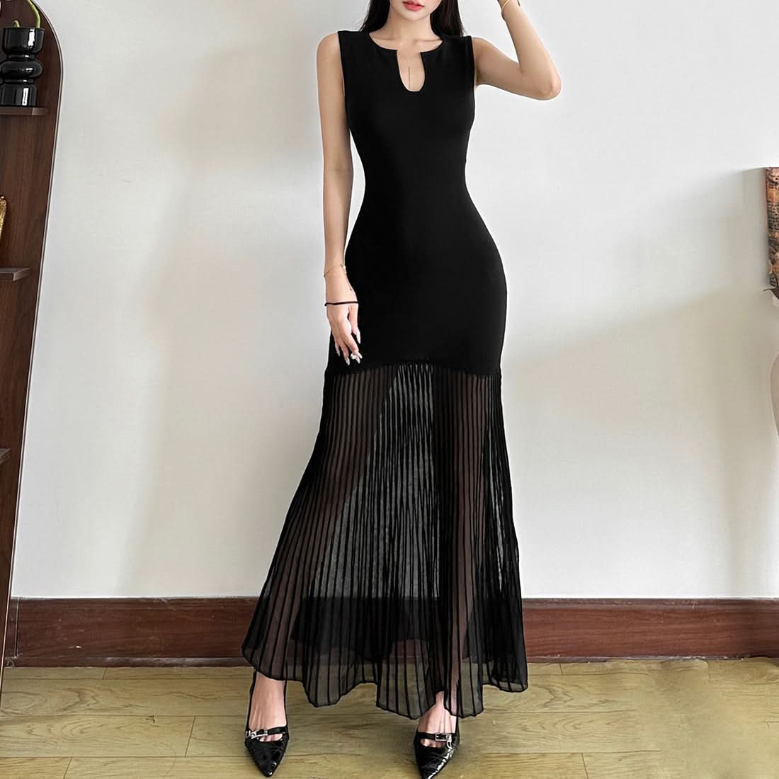 Sleeveless notch neck maxi dress | Festival Outfits Women